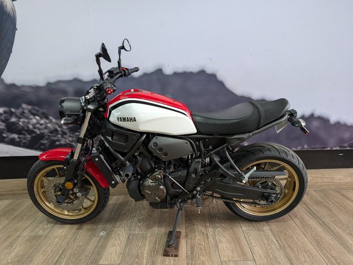 2020 Yamaha XSR700 RED