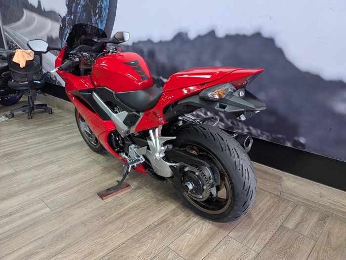 2014 Honda VFR800F (VFR800Fi) RED