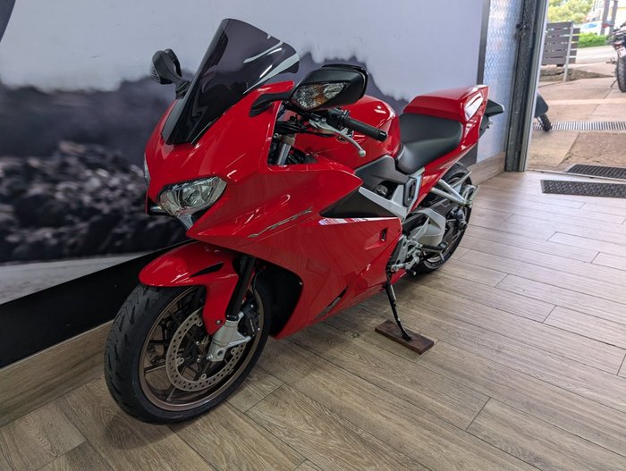 2014 Honda VFR800F (VFR800Fi) RED