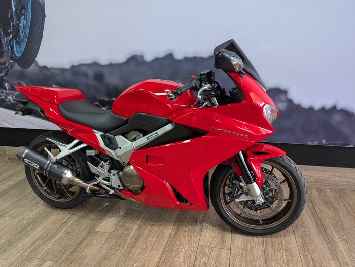 2014 Honda VFR800F (VFR800Fi) RED