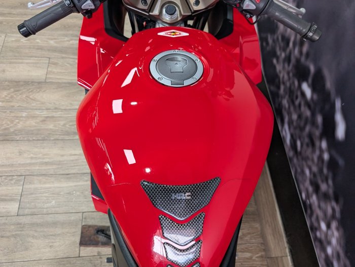 2014 Honda VFR800F (VFR800Fi) RED