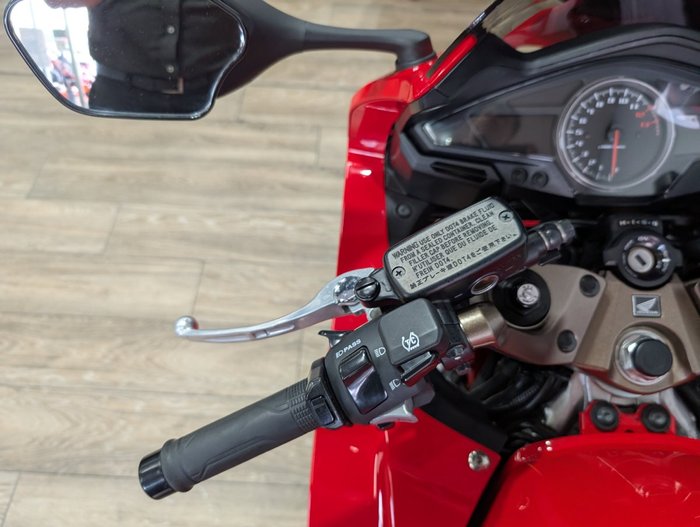 2014 Honda VFR800F (VFR800Fi) RED