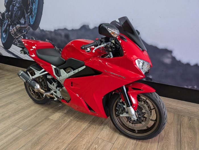 2014 Honda VFR800F (VFR800Fi) RED