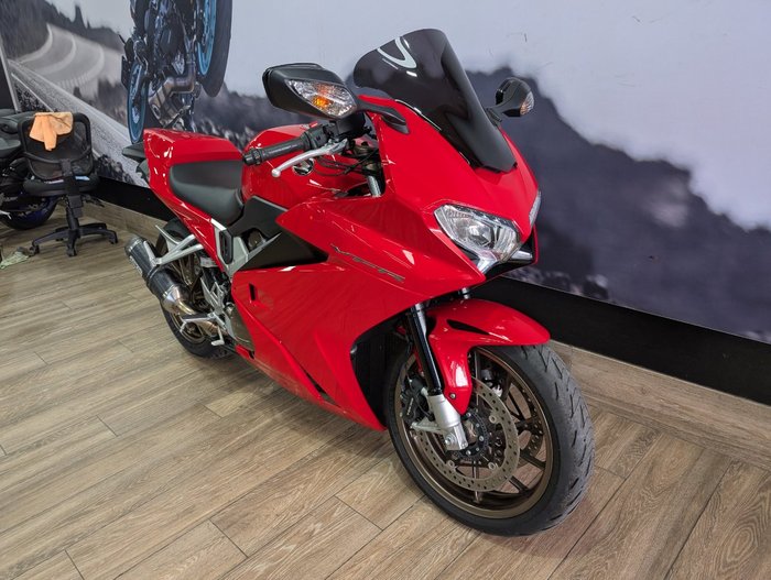 2014 Honda VFR800F (VFR800Fi) RED