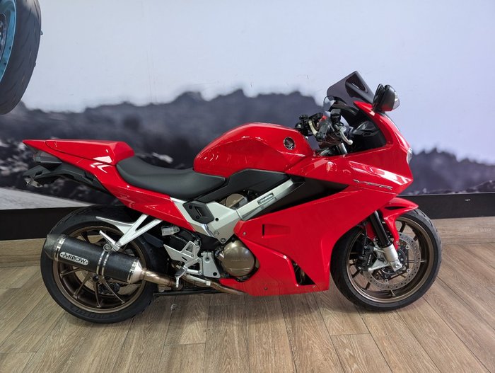 2014 Honda VFR800F (VFR800Fi) RED