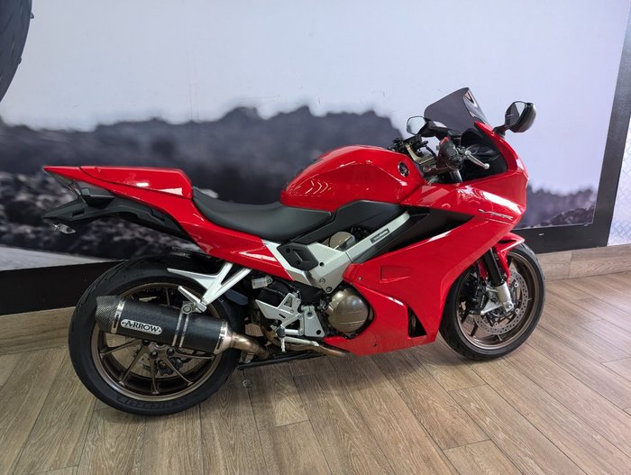 2014 Honda VFR800F (VFR800Fi) RED