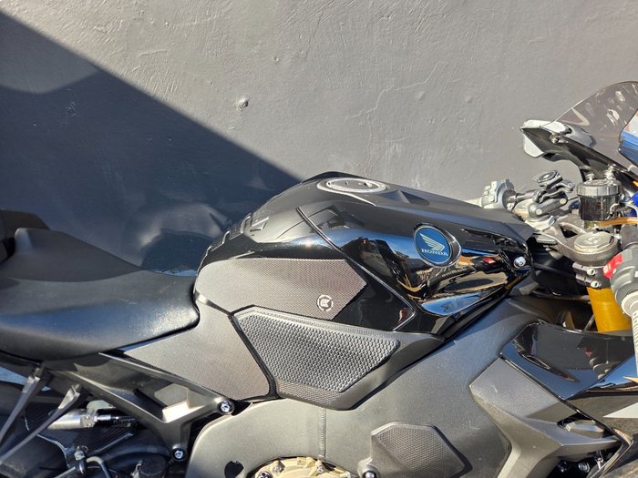 2017 Honda CBR1000RR (FIREBLADE) SP2 RED