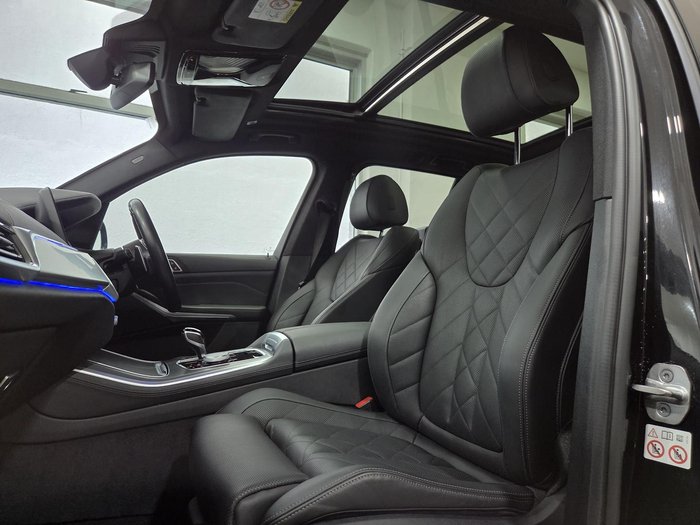 2022 BMW X5 M50i