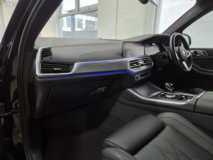 2022 BMW X5 M50i