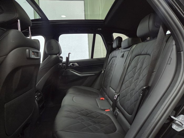 2022 BMW X5 M50i