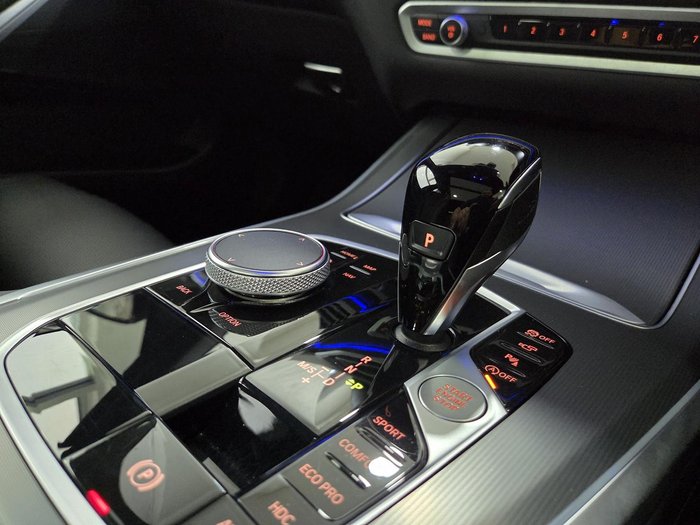 2022 BMW X5 M50i