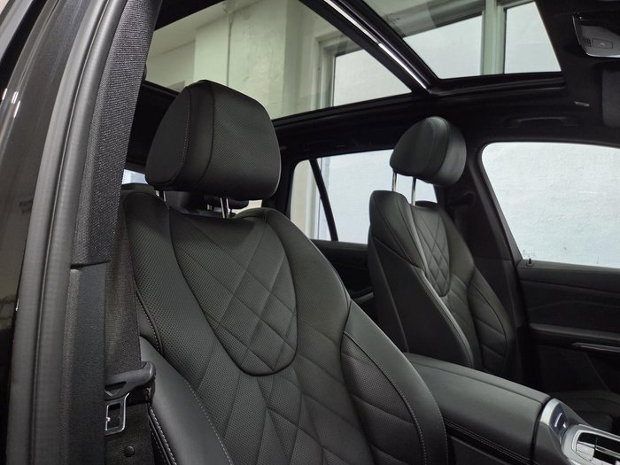 2022 BMW X5 M50i