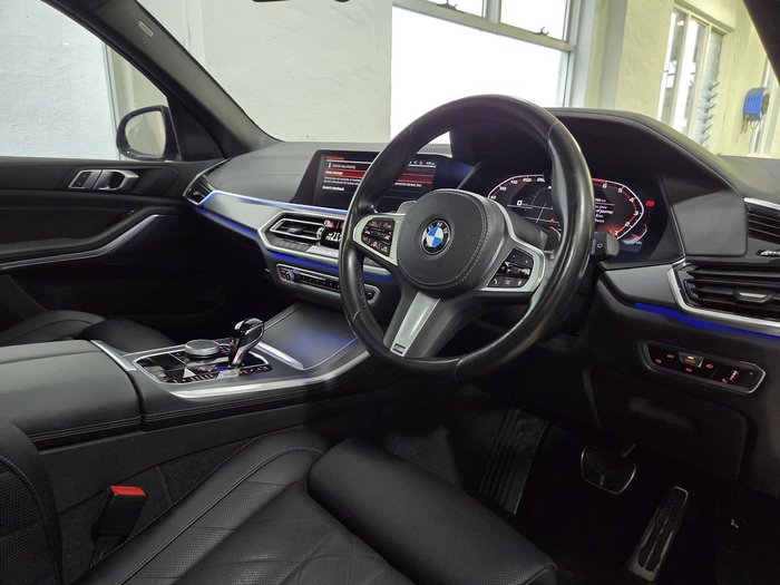 2022 BMW X5 M50i