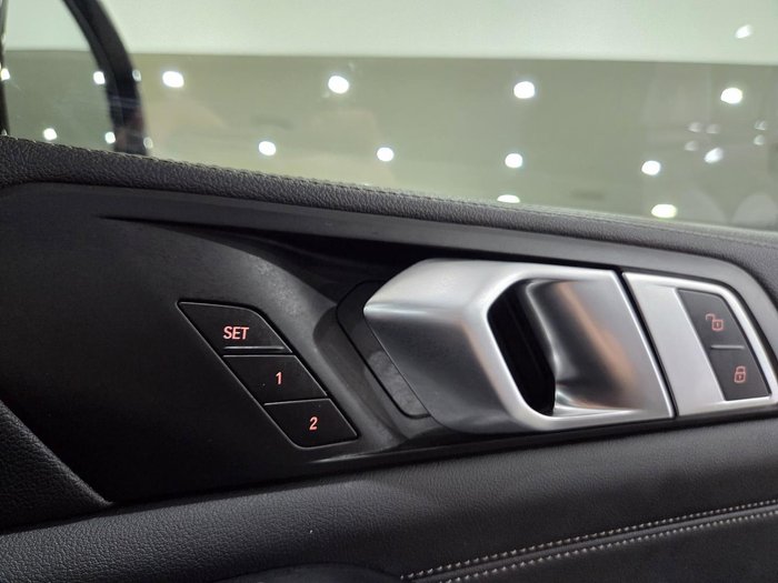 2022 BMW X5 M50i