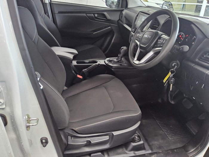 2025 Isuzu D-MAX SX MY24 4X4 Dual Range Mineral White