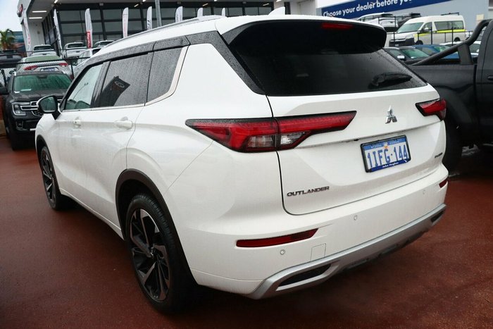 2024 Mitsubishi Outlander Exceed