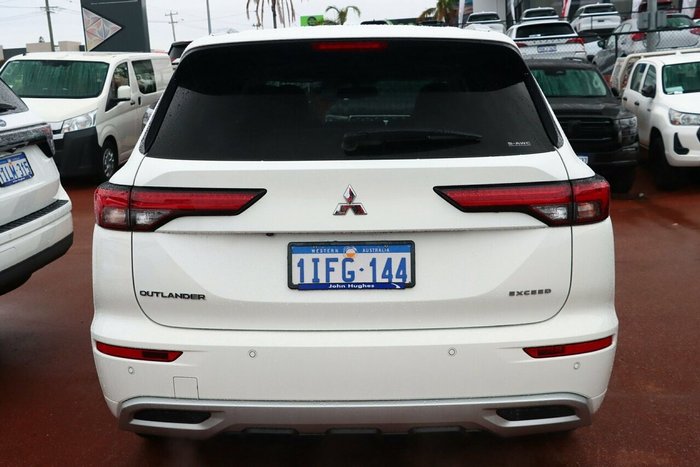2024 Mitsubishi Outlander Exceed