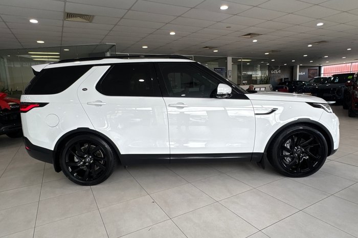 2021 Land Rover Discovery D300 SE