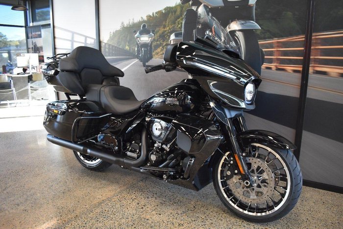 2026 Harley-Davidson Street Glide Limited 117 (FLHXL)