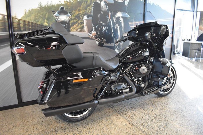 2026 Harley-Davidson Street Glide Limited 117 (FLHXL)