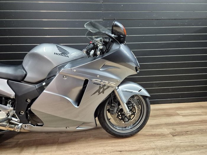 2006 Honda CBR1100XX (SUPER BLACKBIRD) Grey