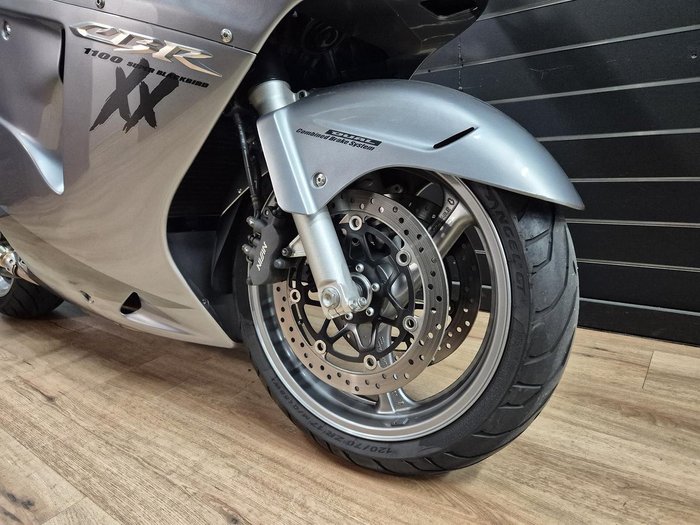 2006 Honda CBR1100XX (SUPER BLACKBIRD) Grey