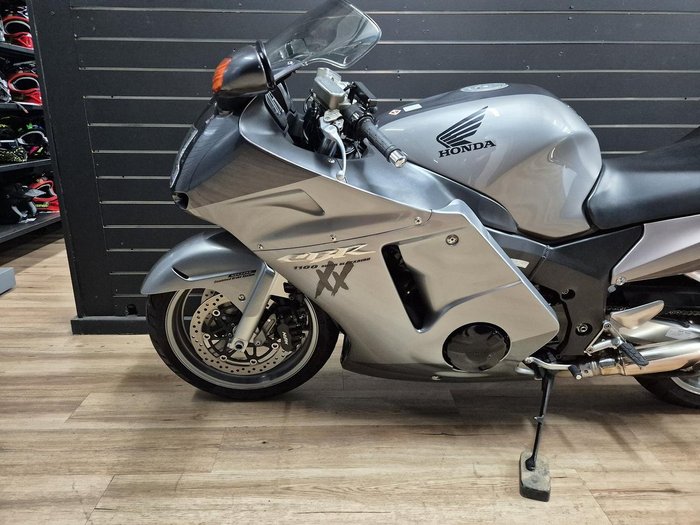 2006 Honda CBR1100XX (SUPER BLACKBIRD) Grey