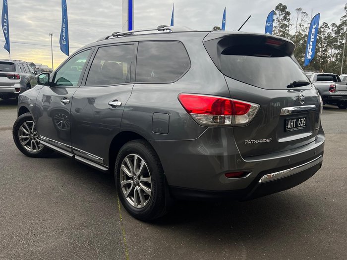 2015 Nissan Pathfinder ST-L
