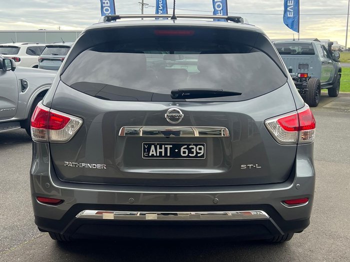 2015 Nissan Pathfinder ST-L