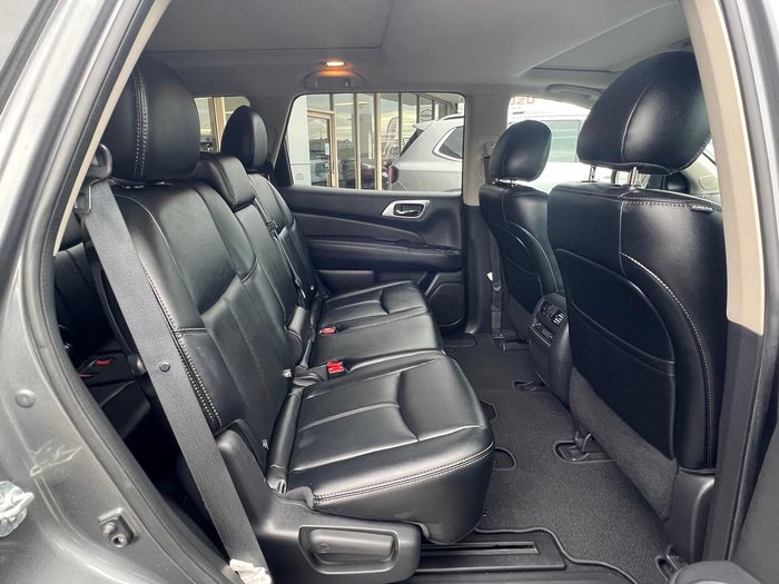 2015 Nissan Pathfinder ST-L