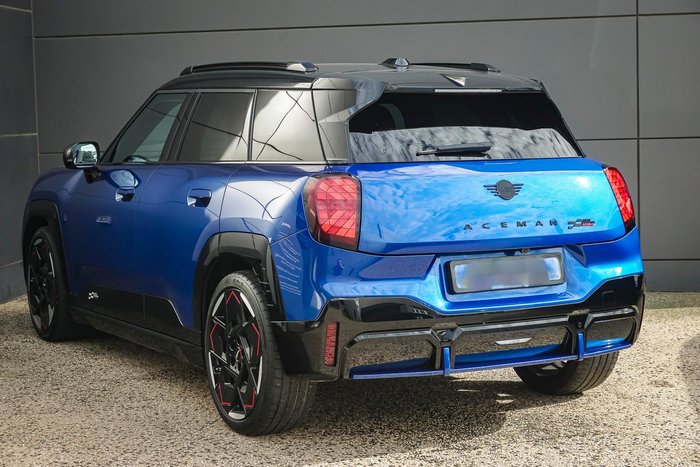 2025 MINI Aceman JCW E Favoured