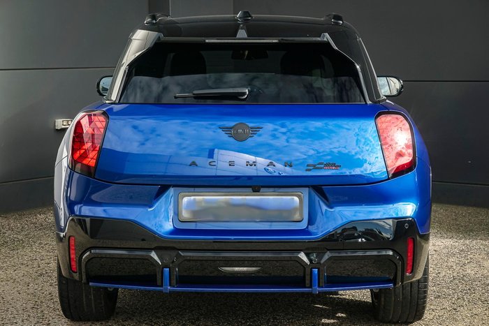2025 MINI Aceman JCW E Favoured