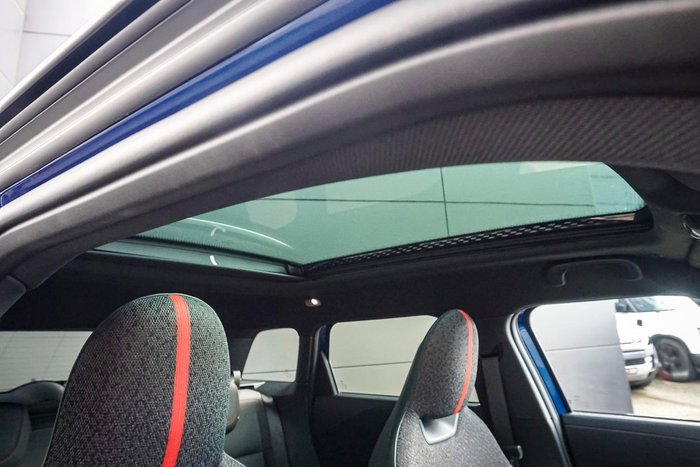 2025 MINI Aceman JCW E Favoured