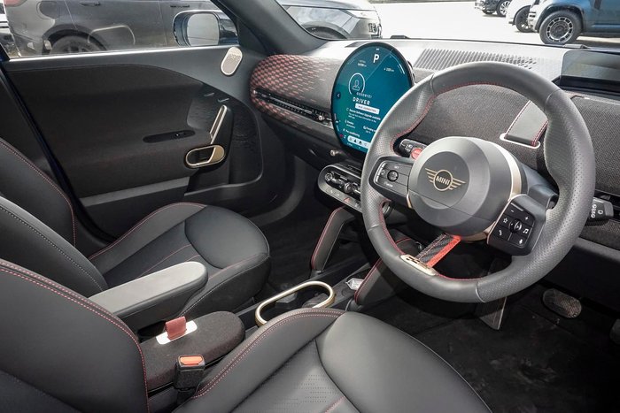 2025 MINI Aceman JCW E Favoured