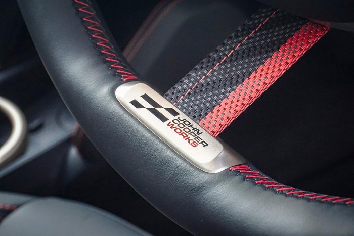 2025 MINI Aceman JCW E Favoured