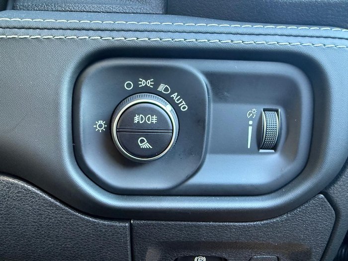 2026 RAM 1500 Express Black Edition Hurricane SO