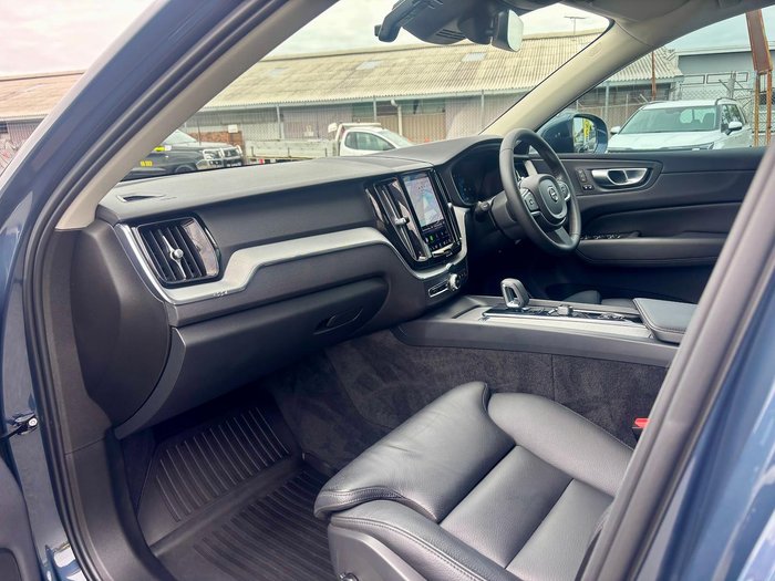 2023 Volvo XC60 Plus B5