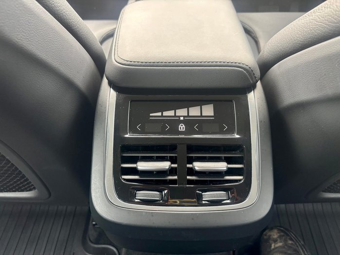 2023 Volvo XC60 Plus B5