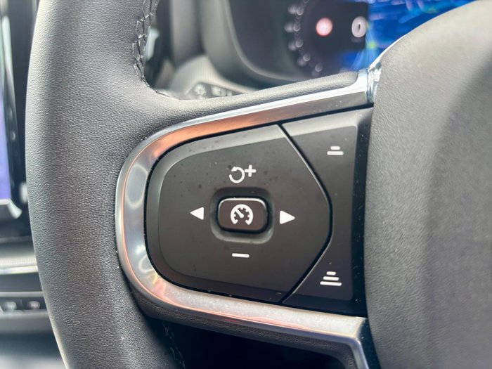 2023 Volvo XC60 Plus B5