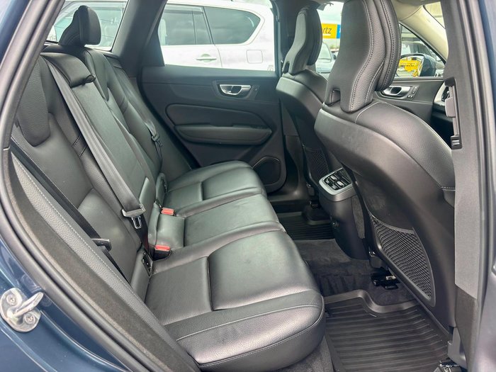 2023 Volvo XC60 Plus B5