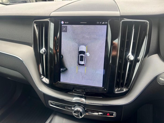 2023 Volvo XC60 Plus B5