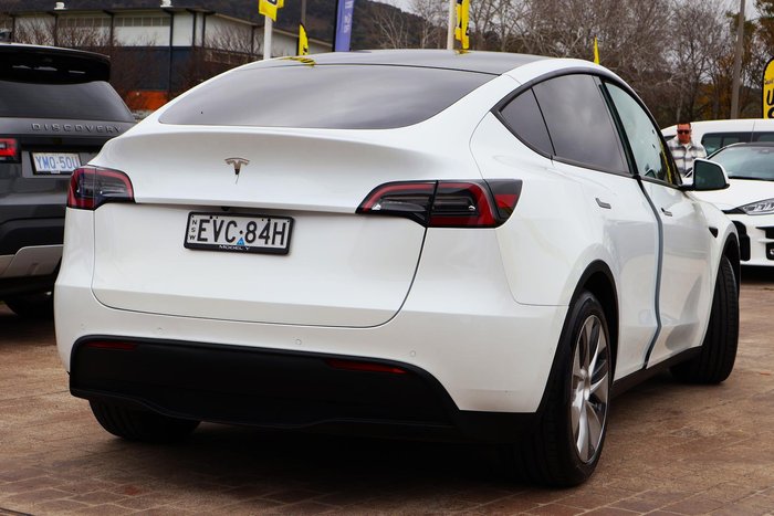 2022 Tesla Model Y Rear-Wheel Drive