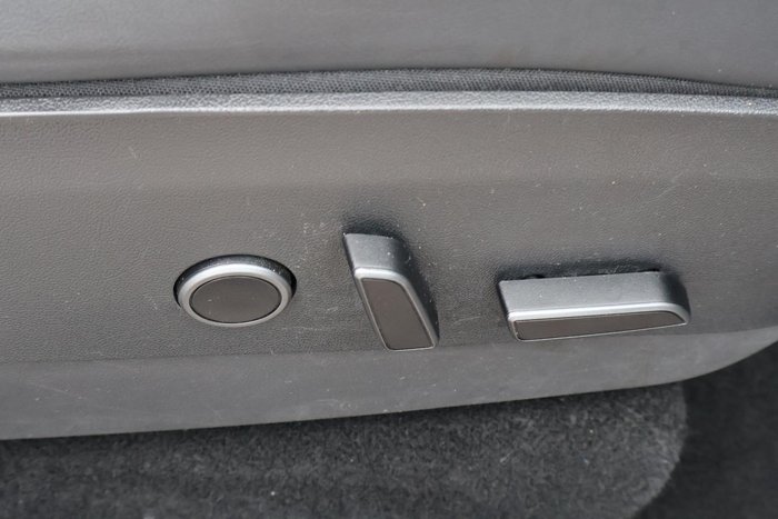 2022 Tesla Model Y Rear-Wheel Drive
