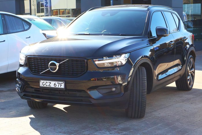 2022 Volvo XC40 T5 R-Design