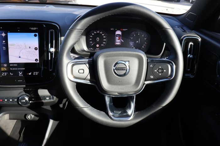 2022 Volvo XC40 T5 R-Design