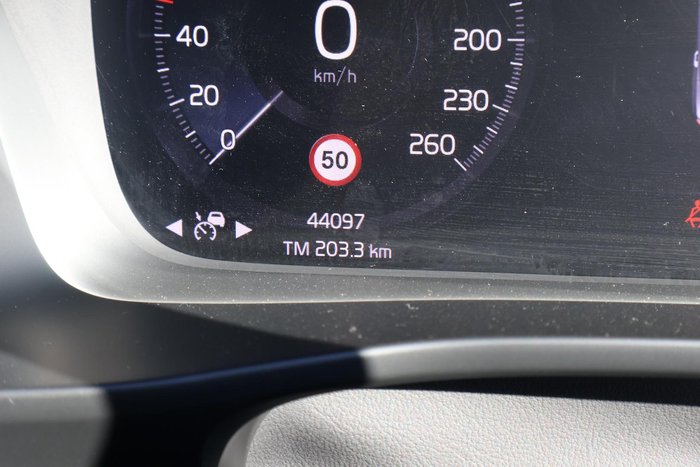 2022 Volvo XC40 T5 R-Design