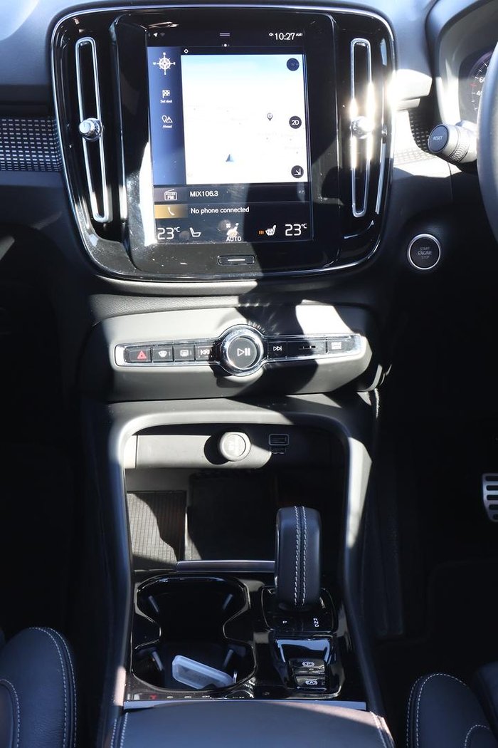 2022 Volvo XC40 T5 R-Design
