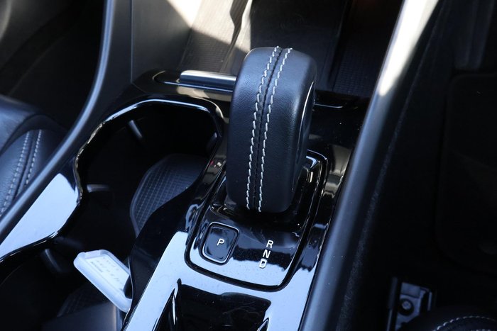 2022 Volvo XC40 T5 R-Design