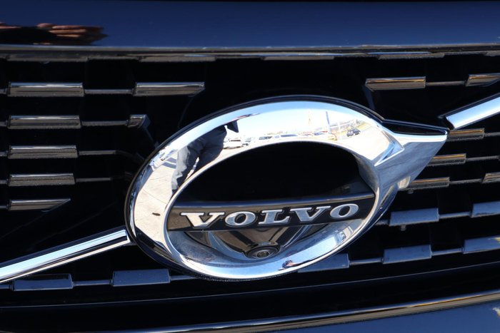 2022 Volvo XC40 T5 R-Design