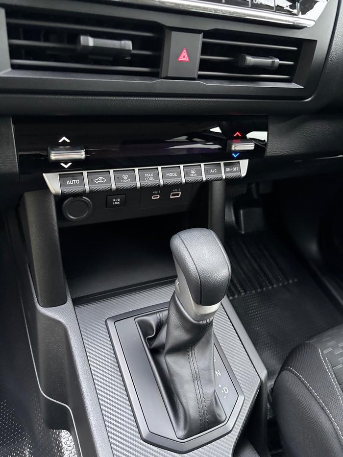 2025 Mitsubishi Triton GLX+